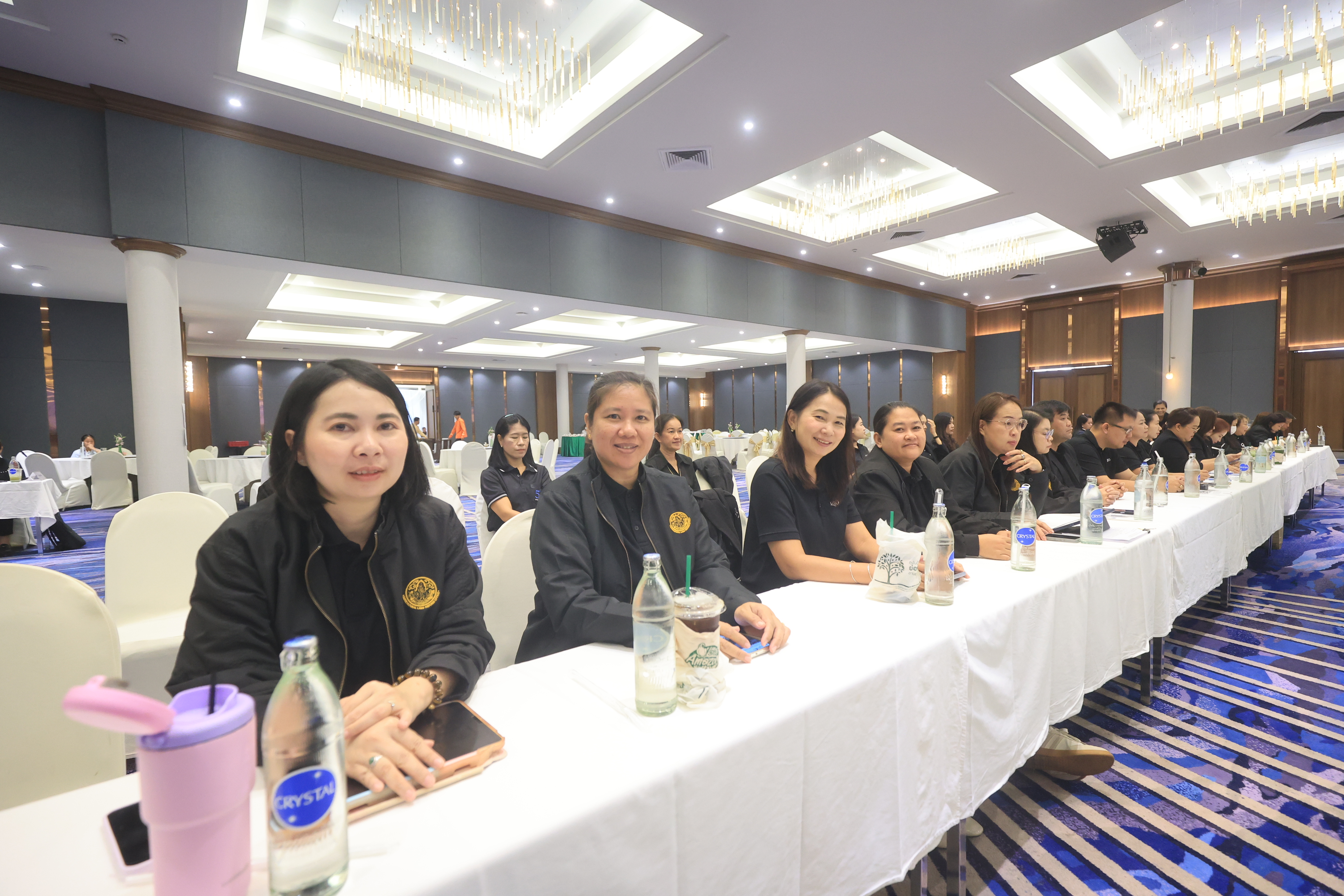 title - เลขาฯ ส.ป.ก. ประชุมเข้ม! 